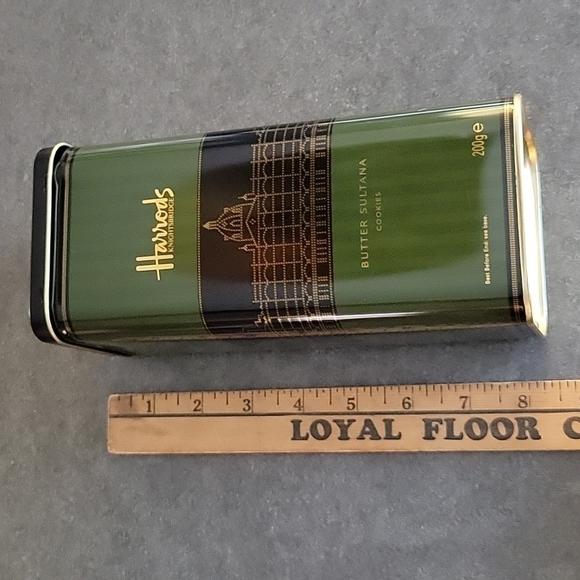 Harrods Knightbridge Butter Sultana Collectible Cookie Tin, Dark Green/Black - Picture 10 of 14